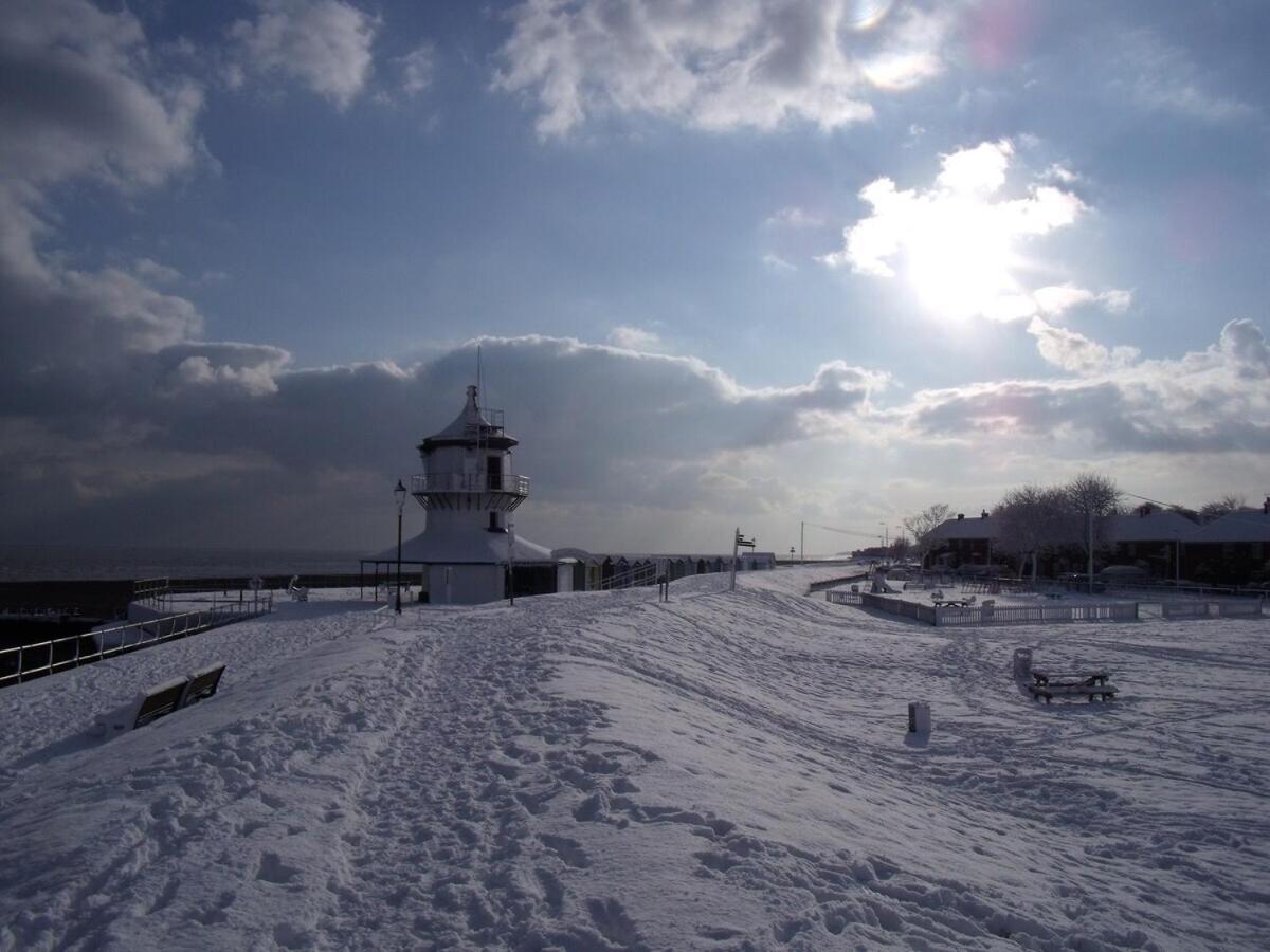 Tidal Walk Cottage By The Sea Harwich Esterno foto